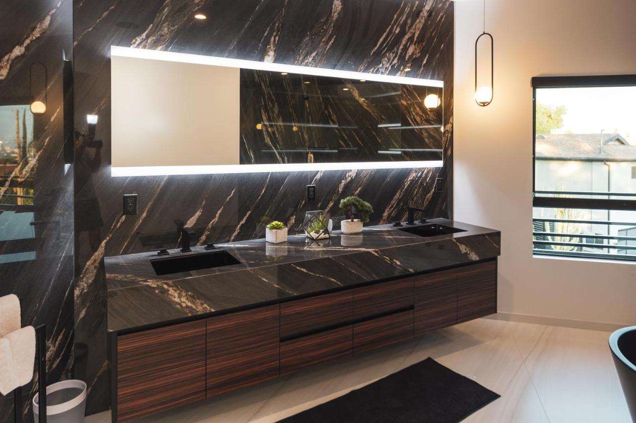 Casa de férias Brand New Luxurious Hollywood Estate 4 Bedroom , 7 Bathrooms 3 Parking Spaces With 360 Views Of La *