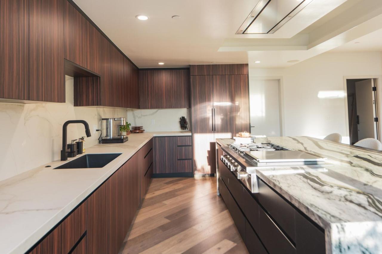 Casa de férias Brand New Luxurious Hollywood Estate 4 Bedroom , 7 Bathrooms 3 Parking Spaces With 360 Views Of La Los Angeles