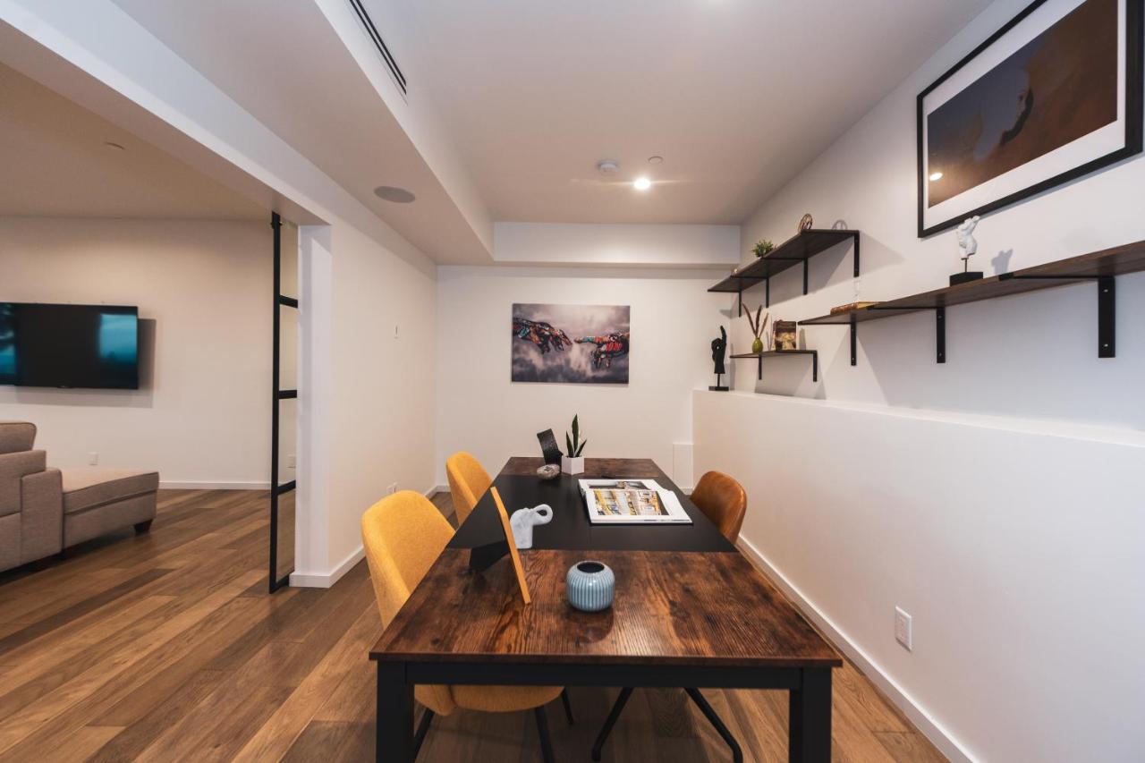 Brand New Luxurious Hollywood Estate 4 Bedroom , 7 Bathrooms 3 Parking Spaces With 360 Views Of La Casa de férias Los Angeles