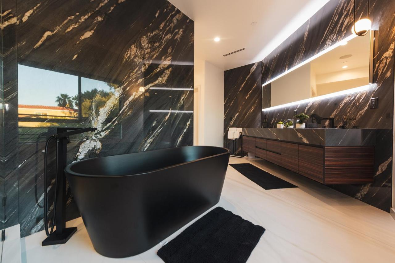 Casa de férias Brand New Luxurious Hollywood Estate 4 Bedroom , 7 Bathrooms 3 Parking Spaces With 360 Views Of La *