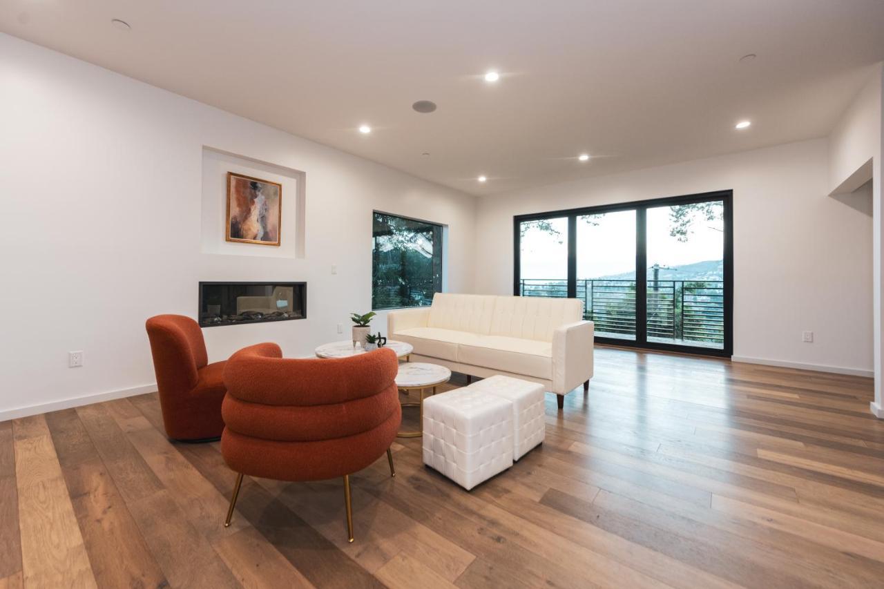 Casa de férias Brand New Luxurious Hollywood Estate 4 Bedroom , 7 Bathrooms 3 Parking Spaces With 360 Views Of La Los Angeles